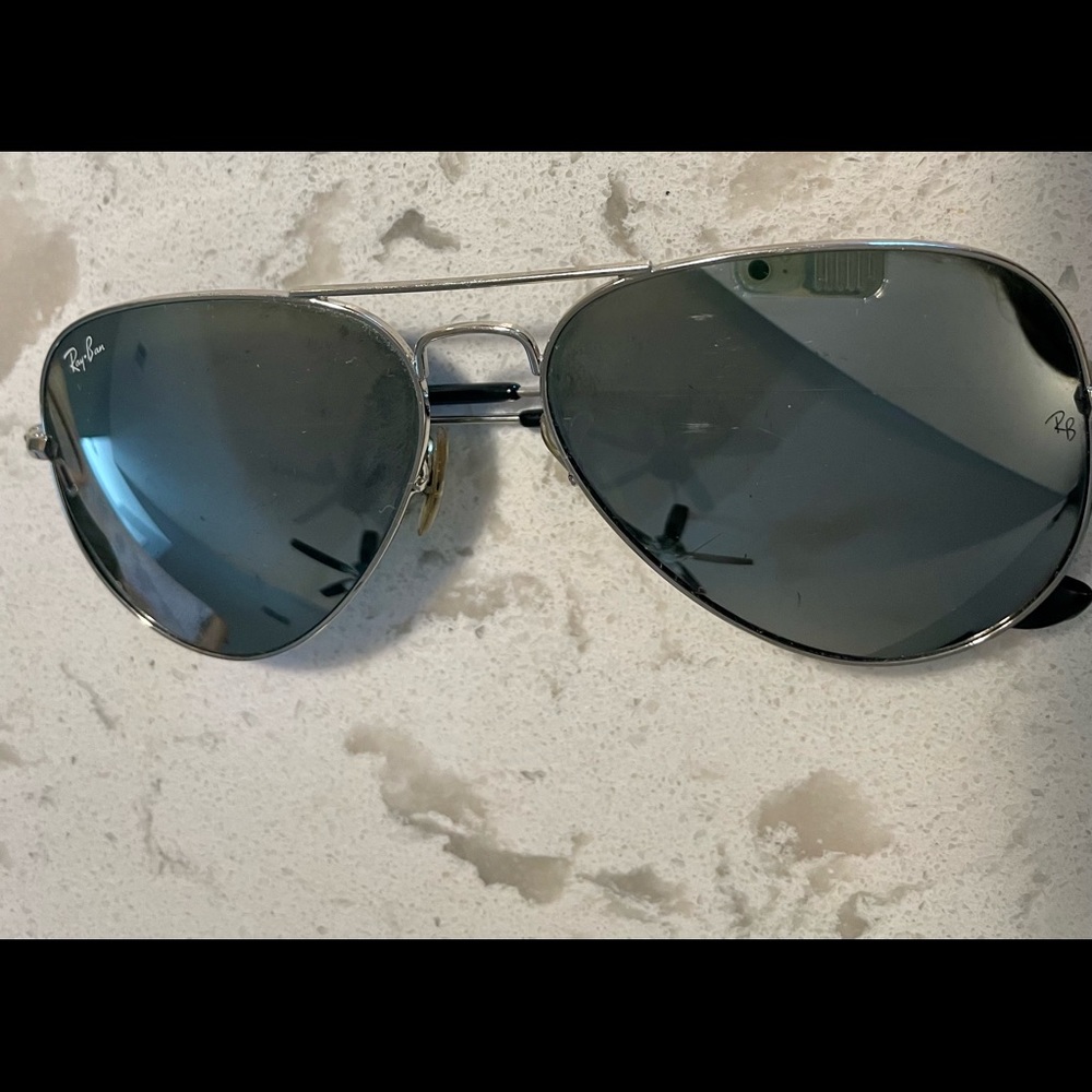 Mirrored raybans